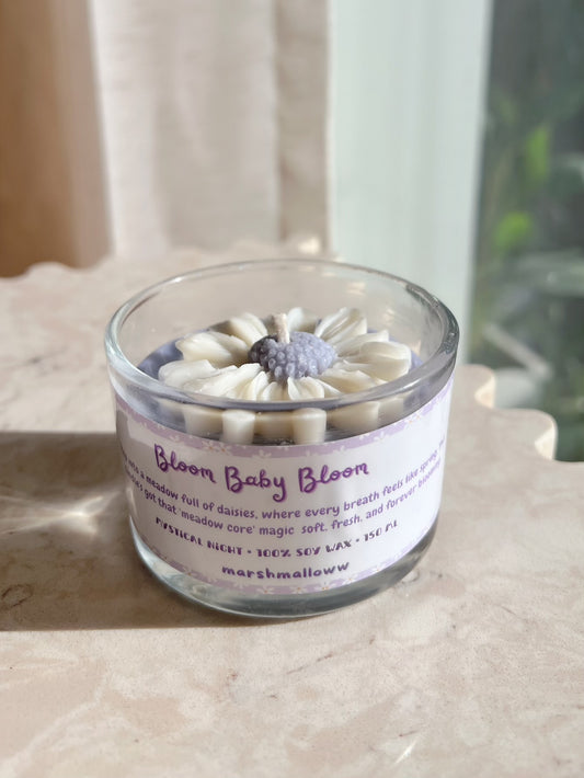 Daisy Bloom Candle